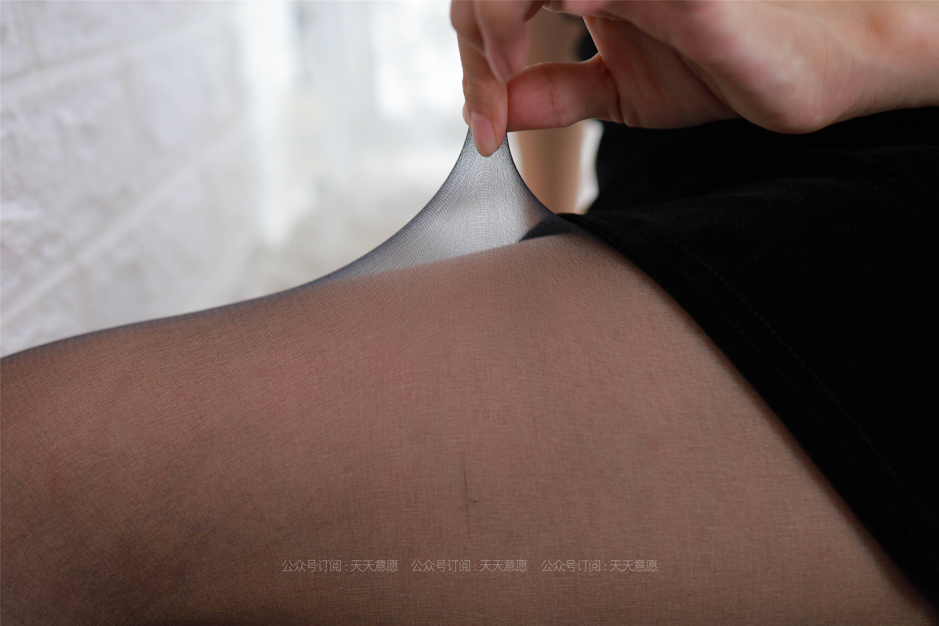 IESS异思趣向  2021.08.09 丝享家884：美子《黑色吊带裙》